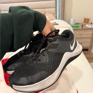 Nike Men's Black and White Athletic Shoes